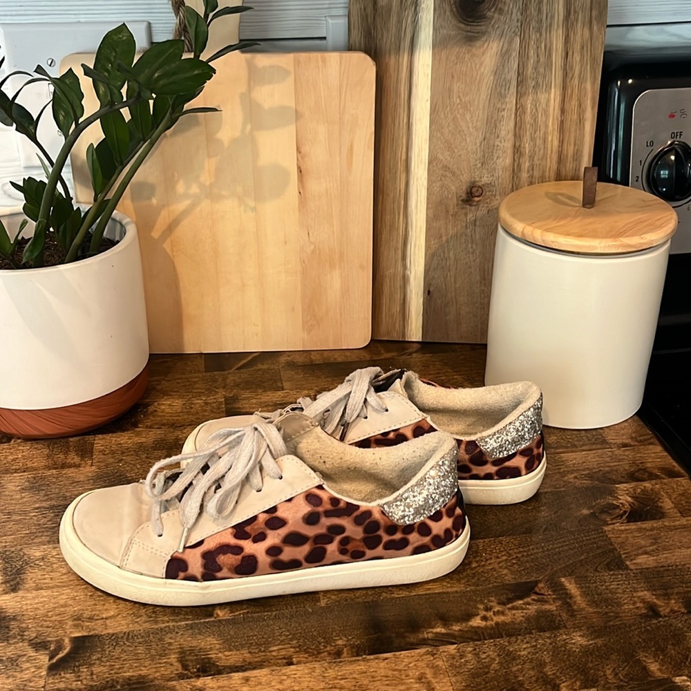 Scoop Distressed Sneakers Grunge Glitter Back Animal Print Sides Size 9